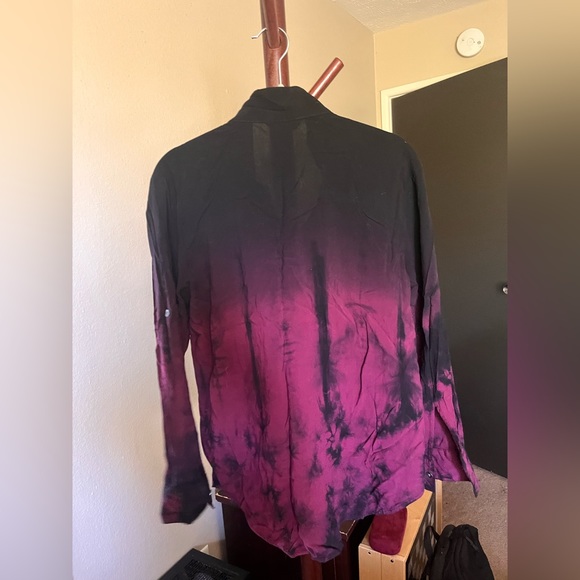 Gradient buttoned top - Picture 2 of 3